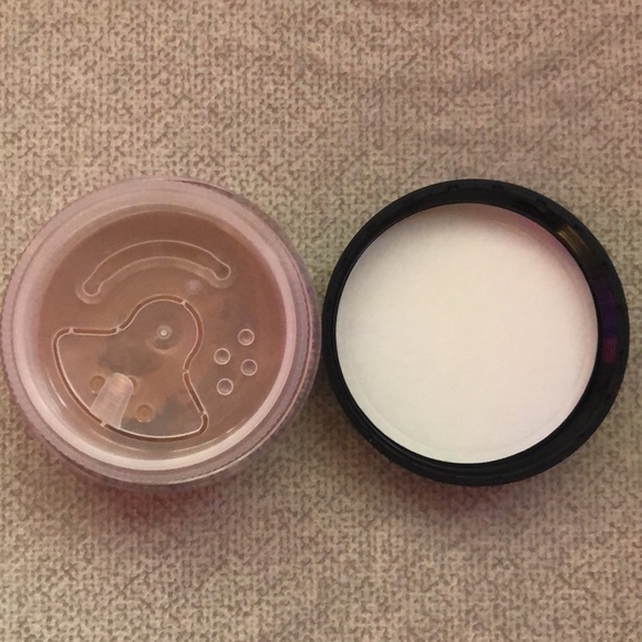 Bare Minerals Matte Foundation SPF 15 Med Dark 23 - Picture 2 of 3